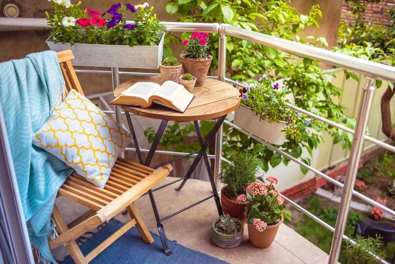 7 charming balcony gardens ideas